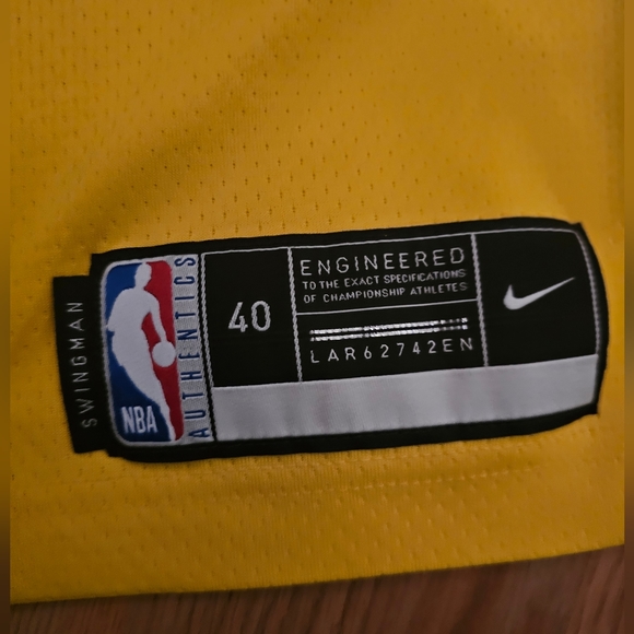 Nike Swingman LeBron James Jersey - Picture 6 of 6
